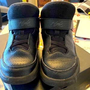 Boys Jordan Max Aura 5 Sneakers